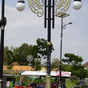 tiang lampu taman kampus